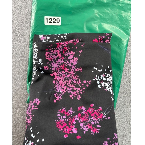 Lane Bryant Black Floral Print Pencil Skirt Size 24 - Picture 10 of 10